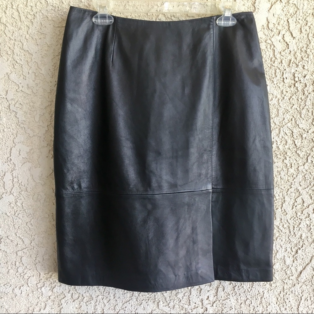 Genuine leather front slit skirt
